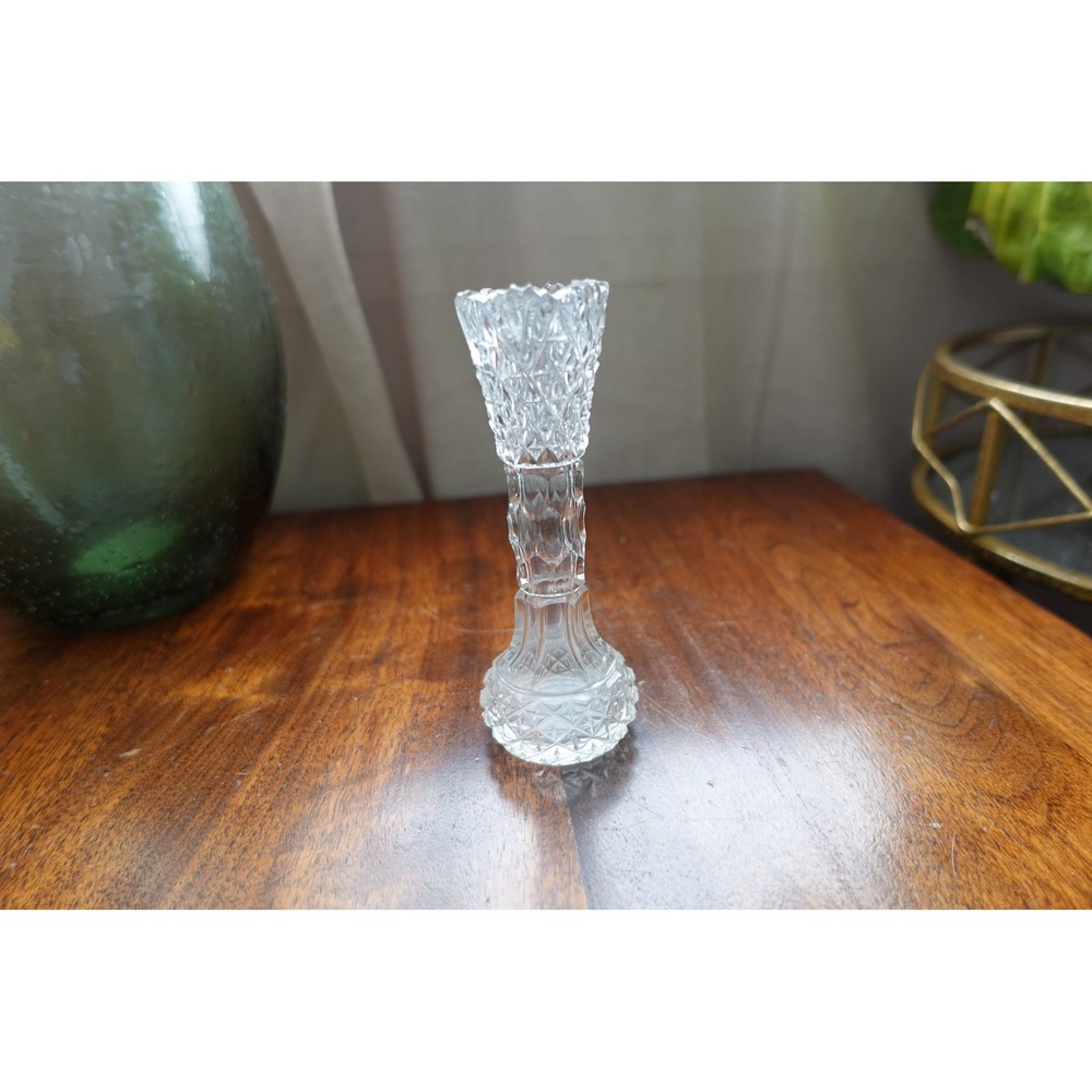 Vintage tall skinny‎ crystal bud vase
